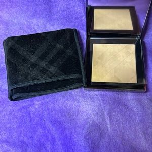 Burberry Sheer Luminous Pressing Powder